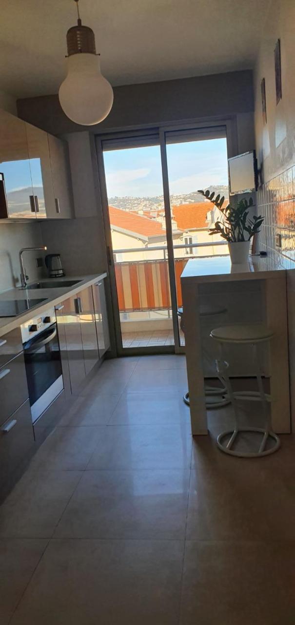 Bel Appartement Plein Centre Niza Exterior foto